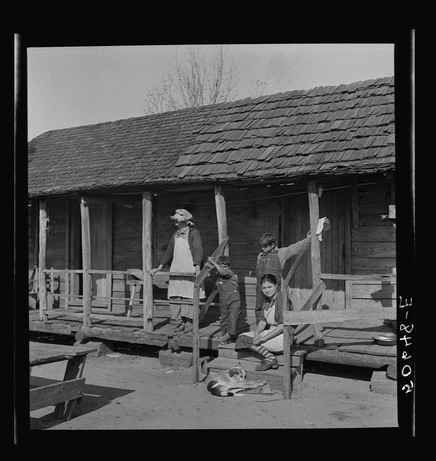 Rear of Negro's home near Beaufort, South Carolina