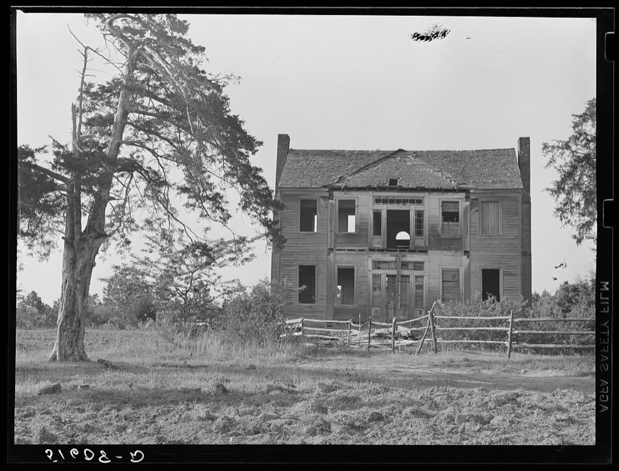 Old plantation home near Monticello, South Carolina