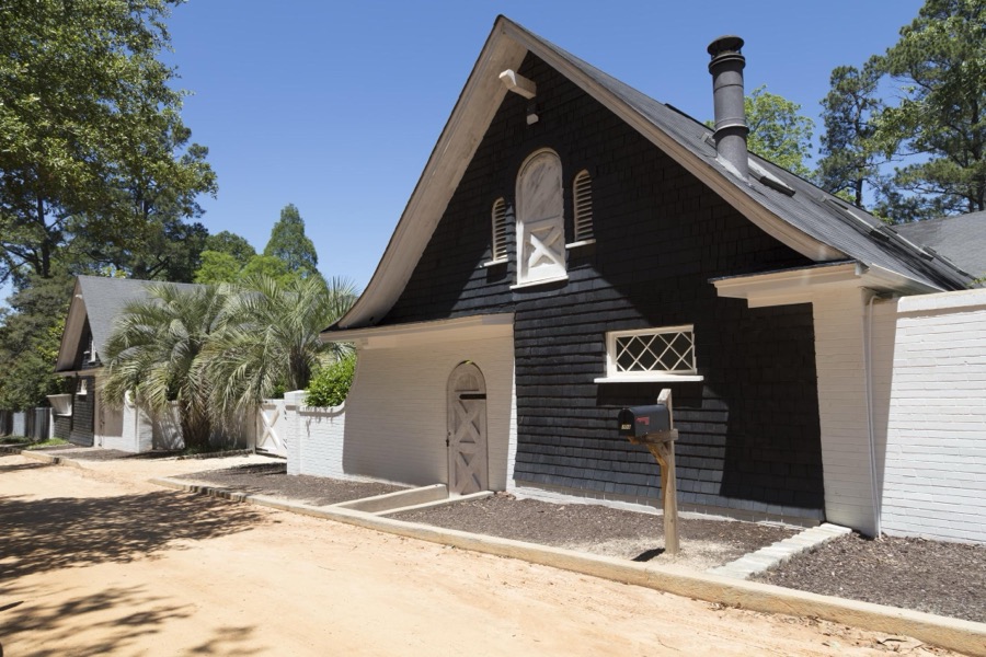 While Aiken, South Carolina, became the summertime retreat of wealthy coastal Carolinians looking to escape heat and humidity as well as the wintertime playground of wealthy northerners who turned the sleepy southern town in the "Aiken Winter Colony"