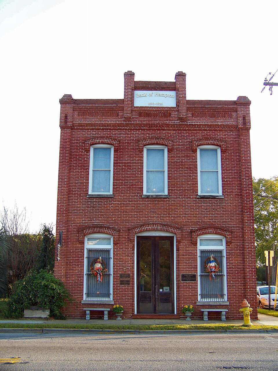Photograph of Bank of Hampton