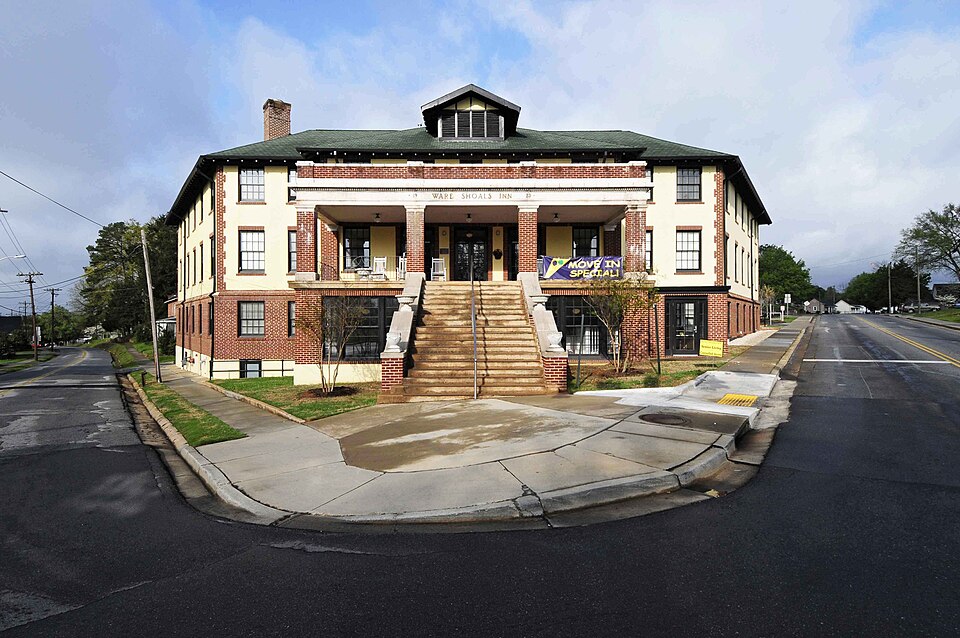 Photograph of Ware Shoals Inn