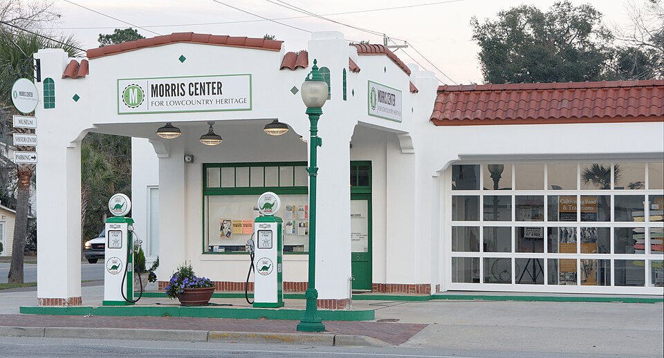 Photograph of Sinclair Service Station