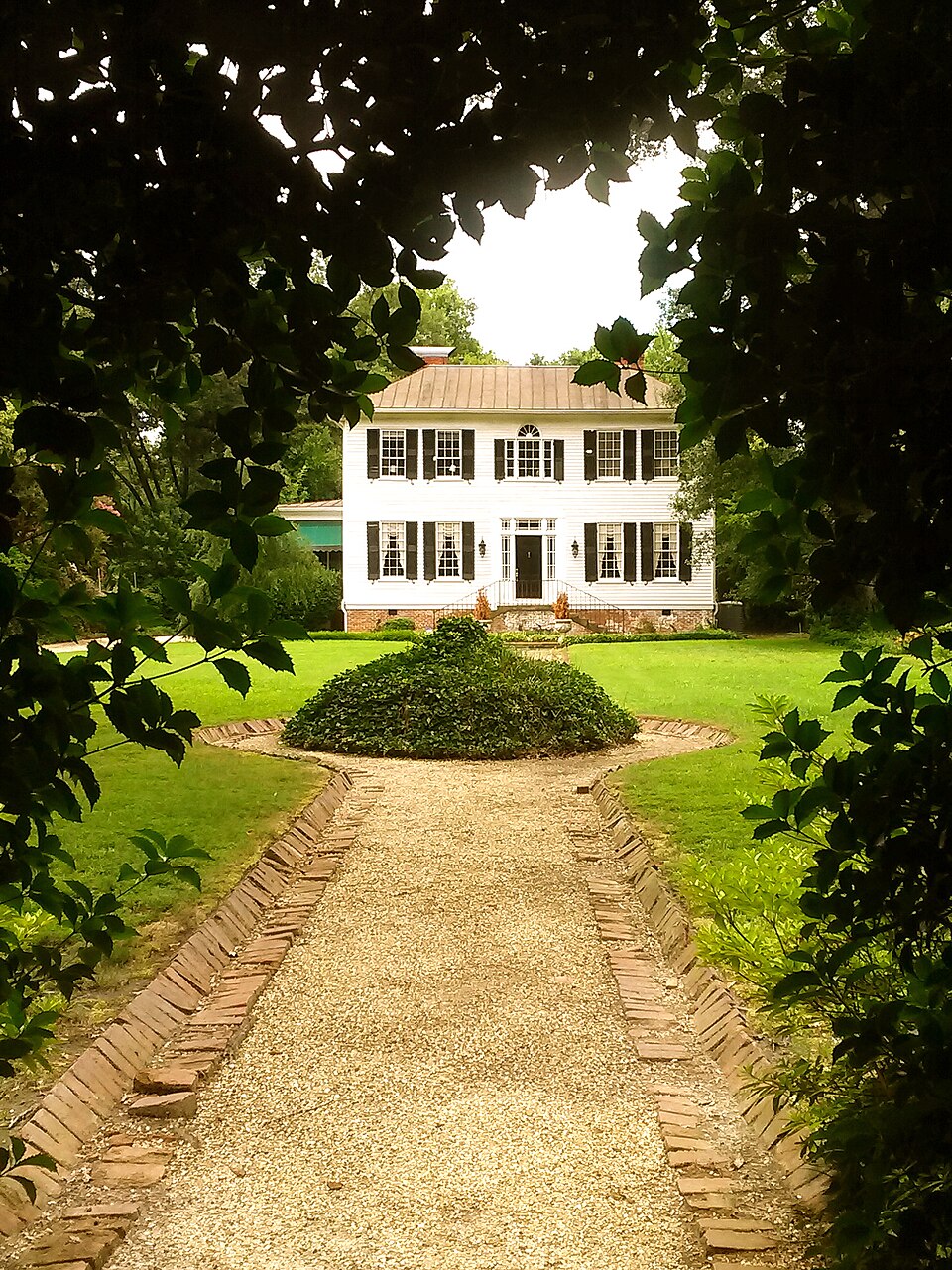Photograph of Earle Town House