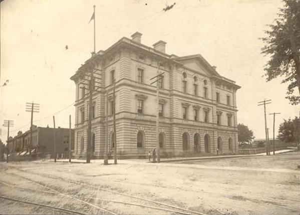 Photograph of Columbia City Hall