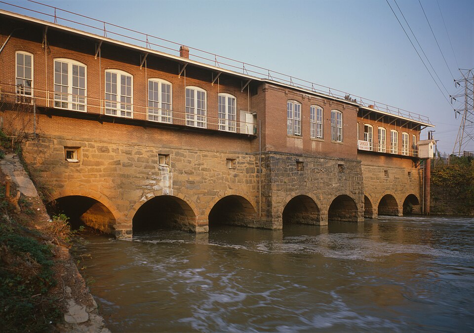 Photograph of Columbia Canal