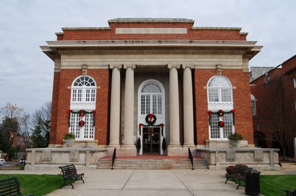 Photograph of Abbeville County Courthouse