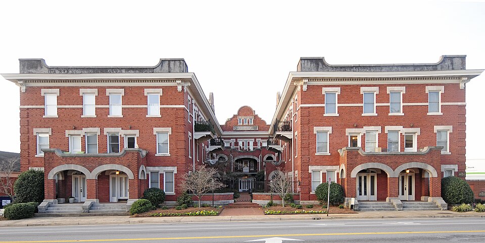 Photograph of Davenport Apartments