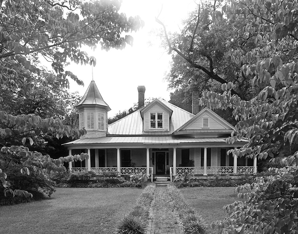 Photograph of Broadus Edwards House