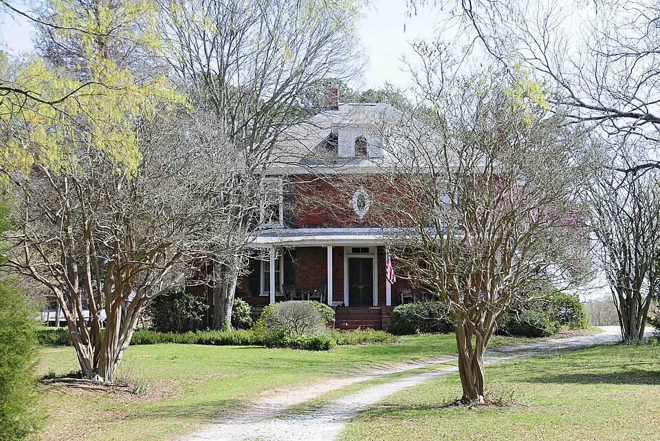 Photograph of Harbison College President's Home