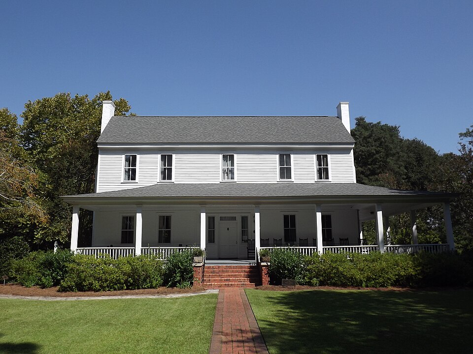 Photograph of Thomas E. Hart House