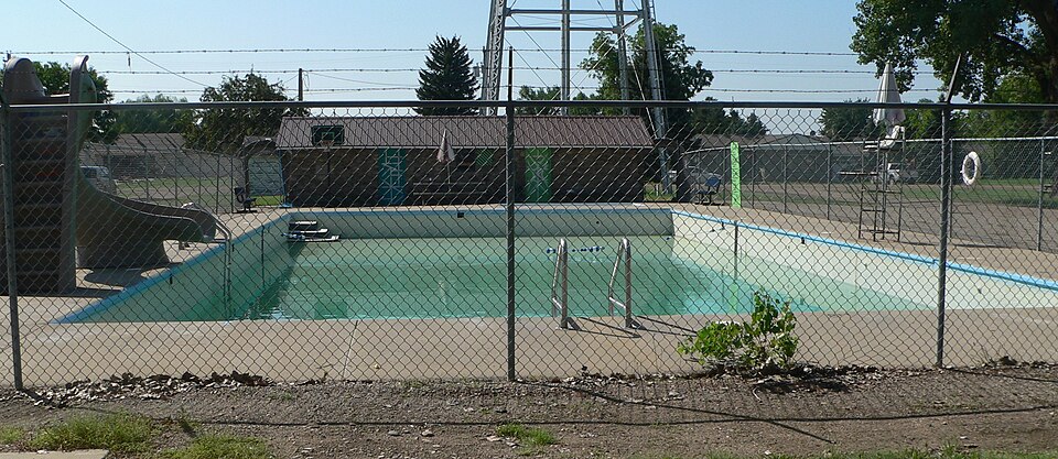 Photograph of Alpena Bathhouse and Swimming Pool