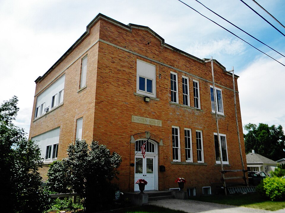 Photograph of Lincoln School