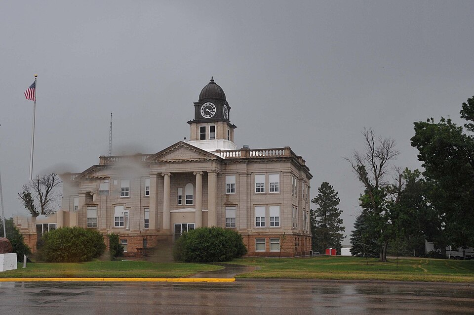 Photograph of Sully County Courthouse