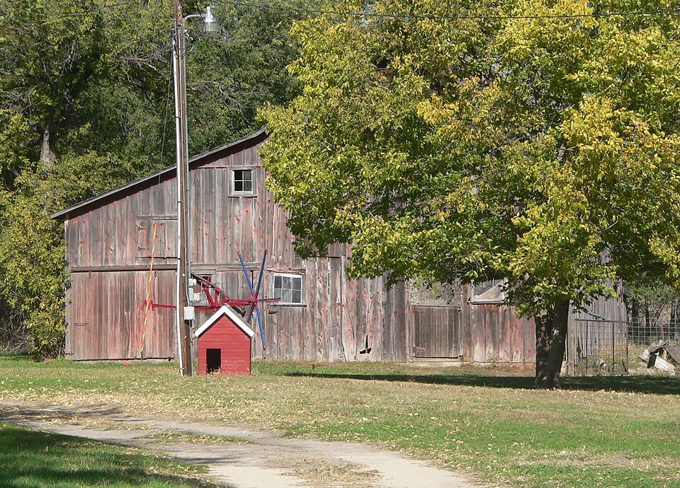 Photograph of Manthey Barn
