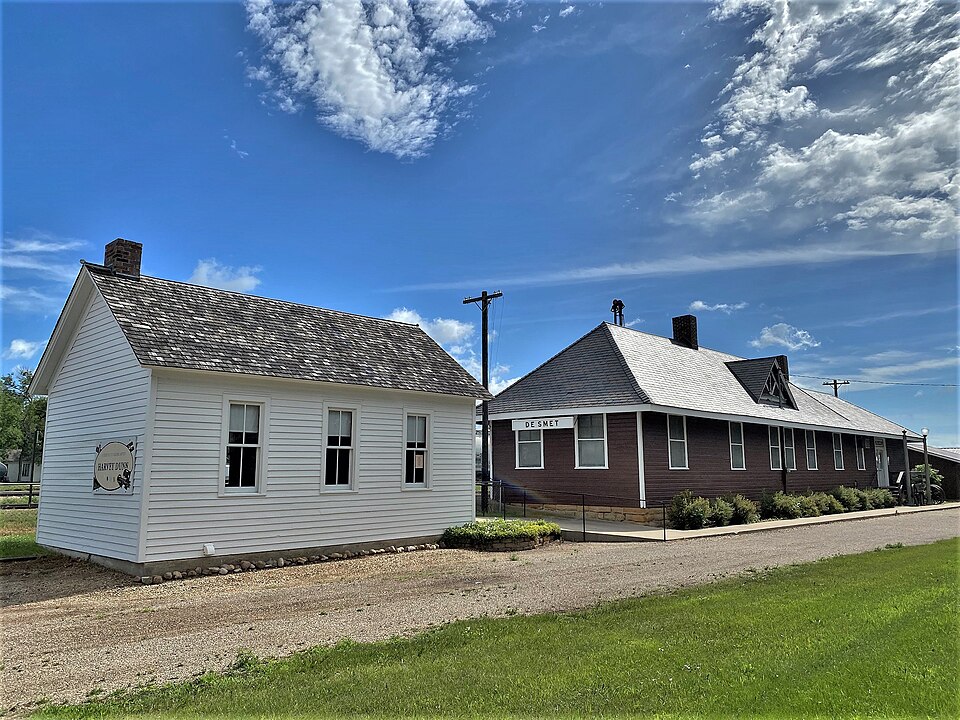 Photograph of De Smet station