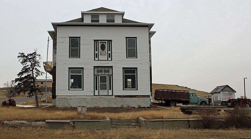 Photograph of Old Fort Pierre School