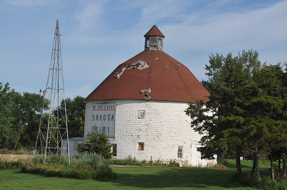 Photograph of Corson Emminger Round Barn