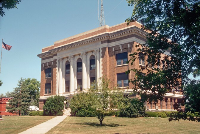 Photograph of Douglas County Courthouse
