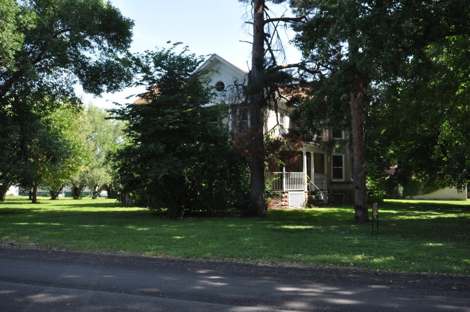 Photograph of Brough-Martinson House