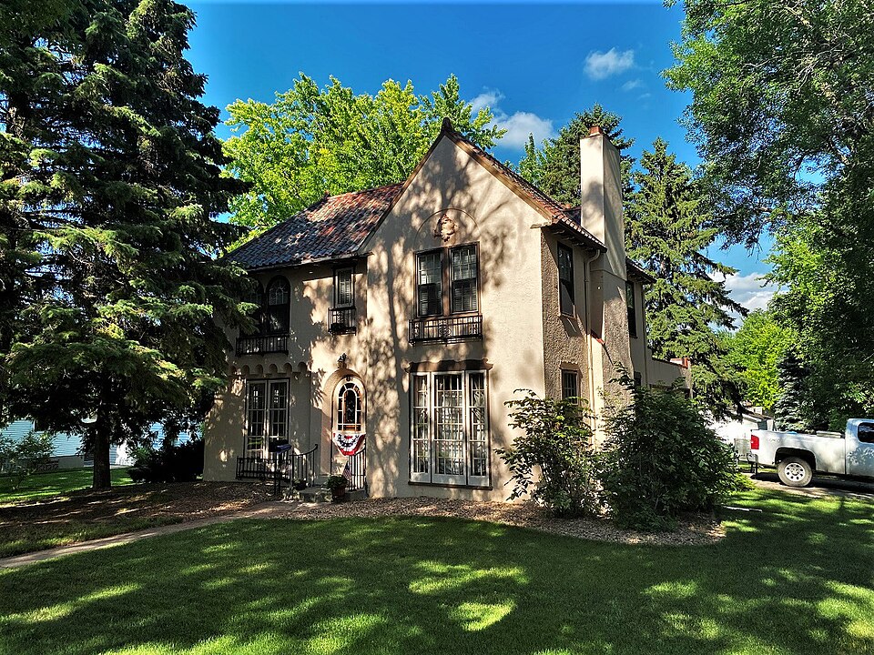 Photograph of Dr. Harry Henningson House