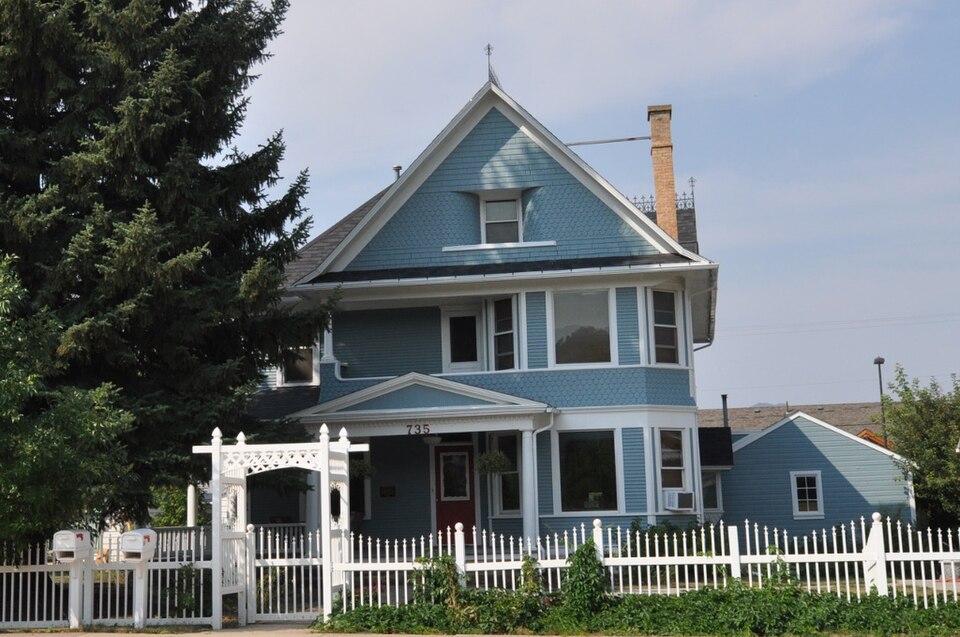 Photograph of Eleazer C. and Gwinnie Dickey House