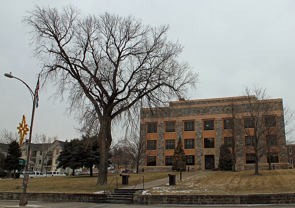 Photograph of Hughes County Courthouse