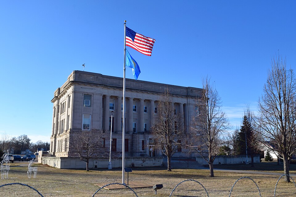 Photograph of Moody County Courthouse