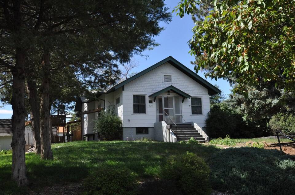 Photograph of Kenneth R. Scurr House