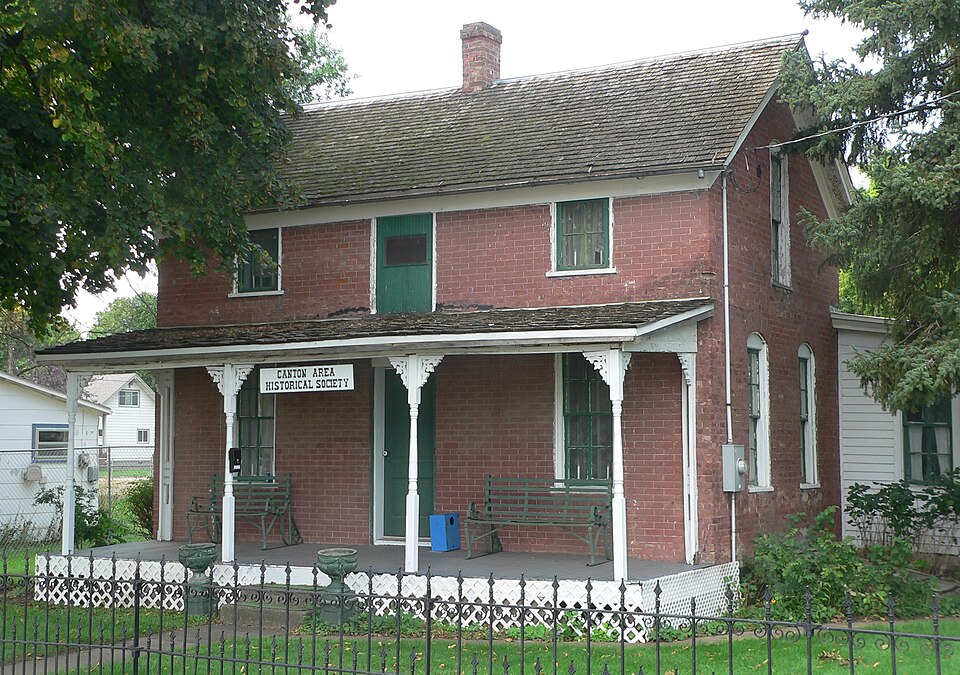 Photograph of Magnus O. Bergstrom House