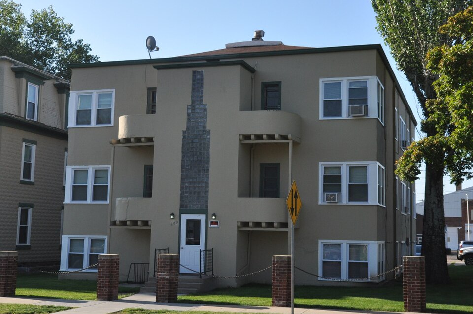 Photograph of Koch Apartments