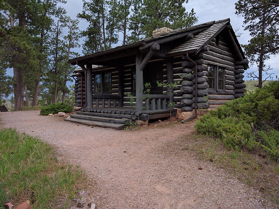 Photograph of Jewel Cave Ranger Station