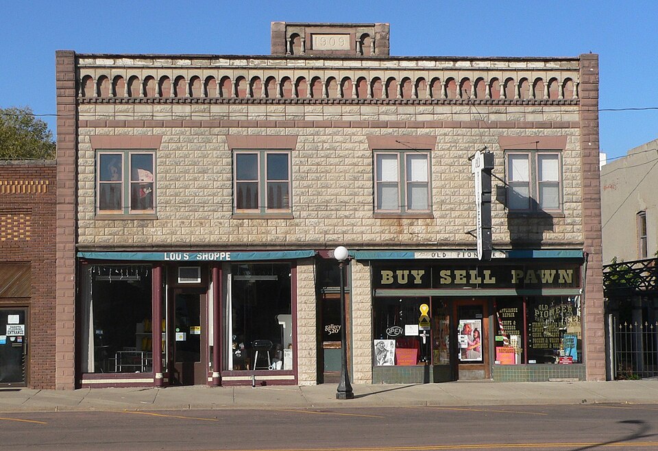 Photograph of Tackett Underwood Building