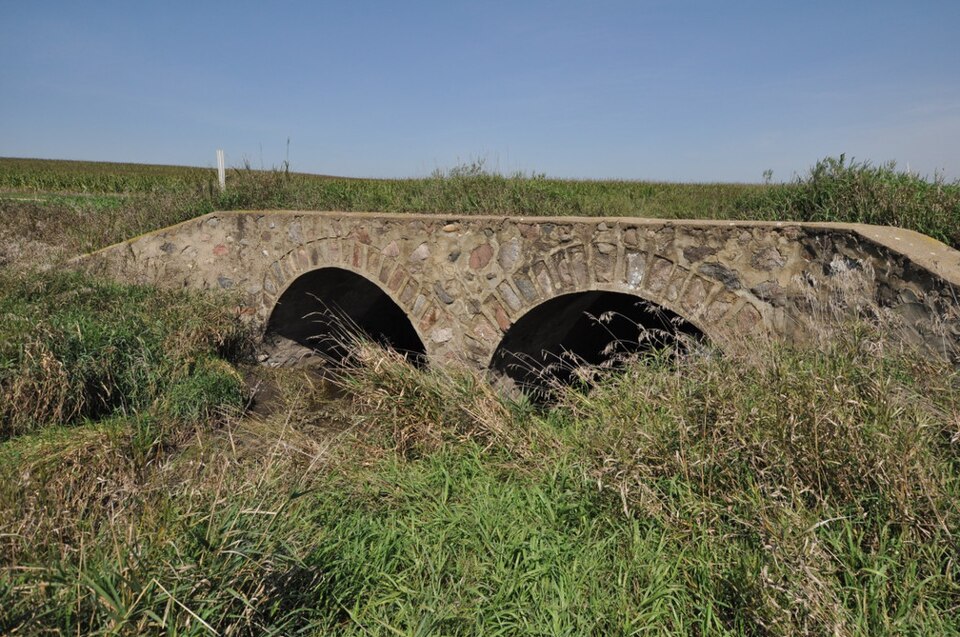 Photograph of Bridge No. 63-137-090-Parker