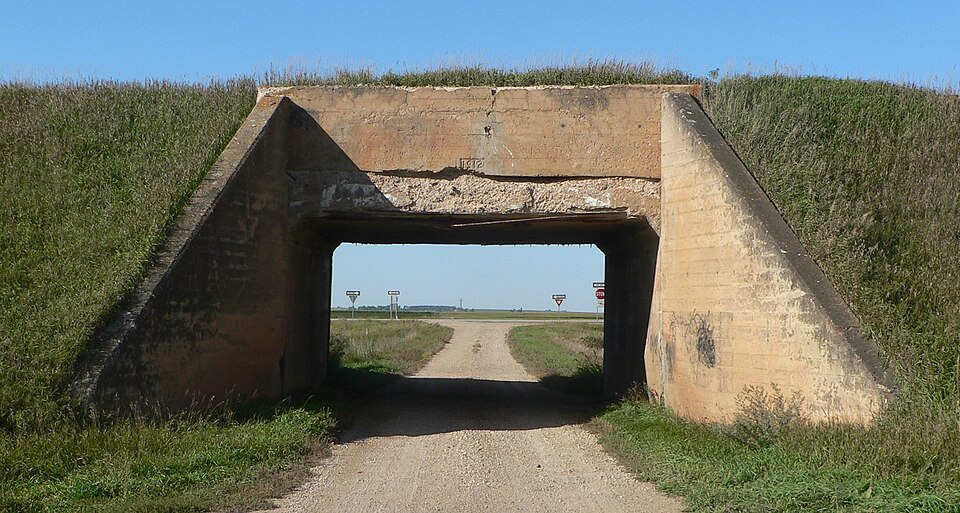 Photograph of 452 Avenue Railroad Bridge