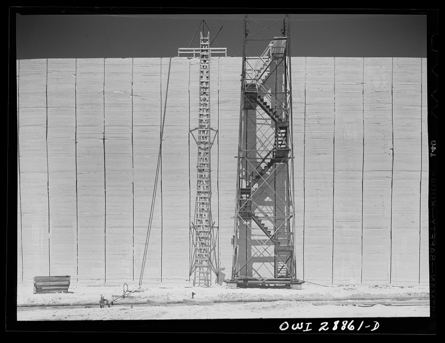 Freeport Sulphur Company, Hoskins Mound, Texas. Sulphur vat