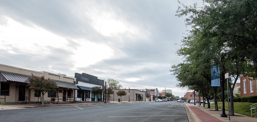 Street in front of the Ward R. Burke Courthouse in Lufkin, Texas