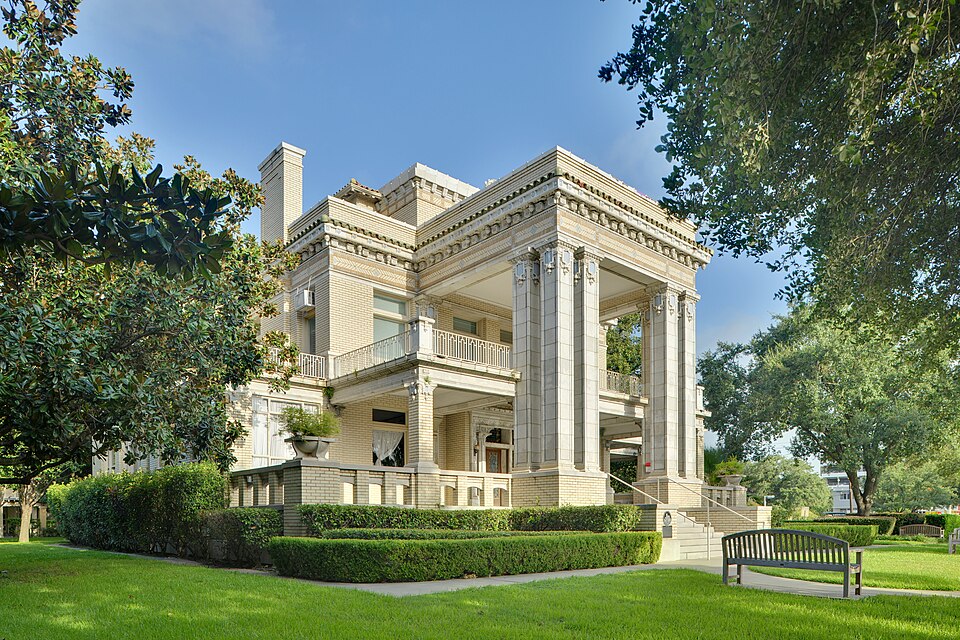 Photograph of Link-Lee House