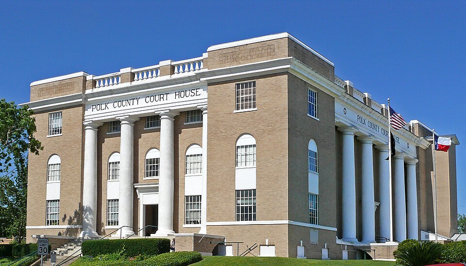 Photograph of Polk County Courthouse and 1905 Courthouse Annex