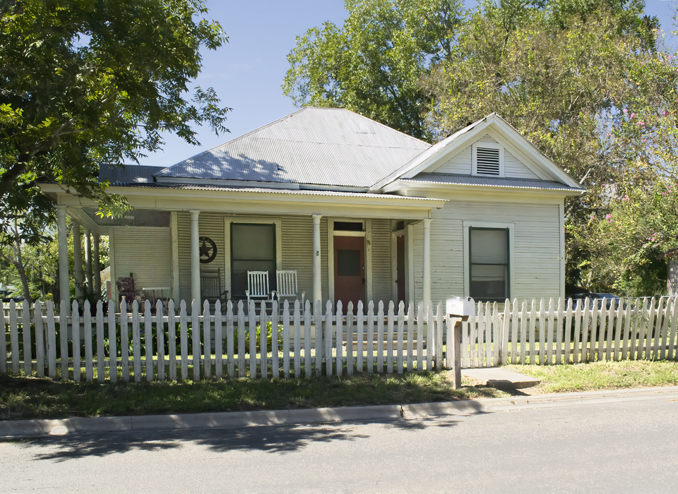 Photograph of Frederick and Sallie Lyons House