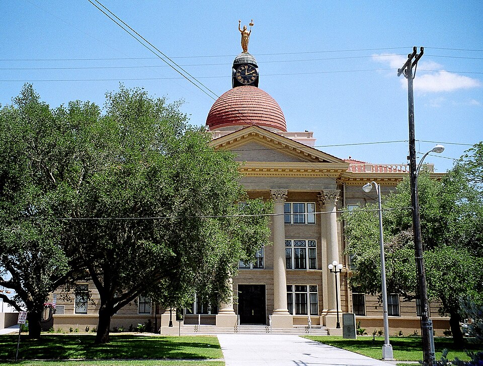Photograph of Bee County Courthouse