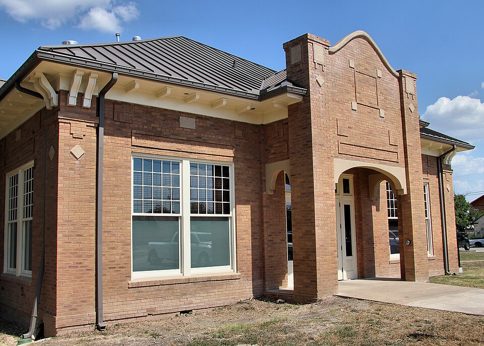 Photograph of Kyle City Hall