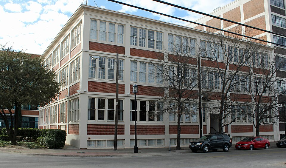 Photograph of Lincoln Paint and Color Company Building