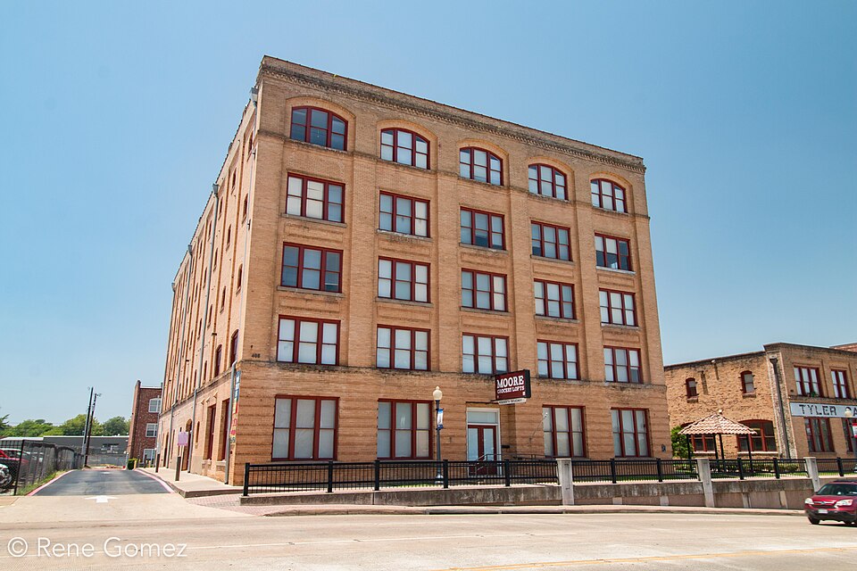 Photograph of Moore Grocery Company - Sledge Manufacturing Company Building