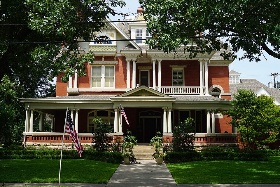 Photograph of E.P. and Alice Bomar House