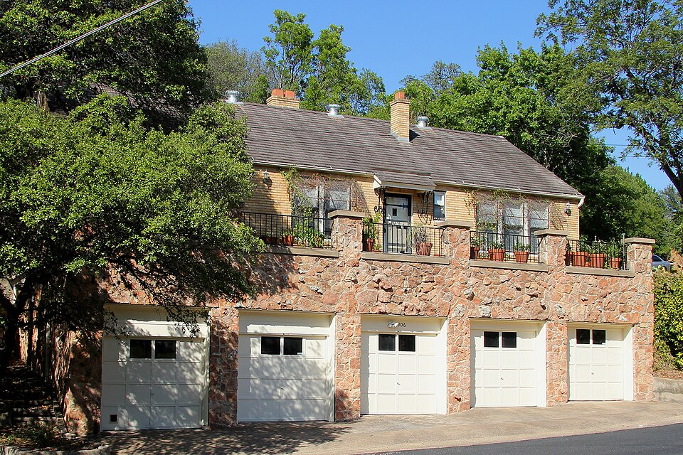 Photograph of Simms House