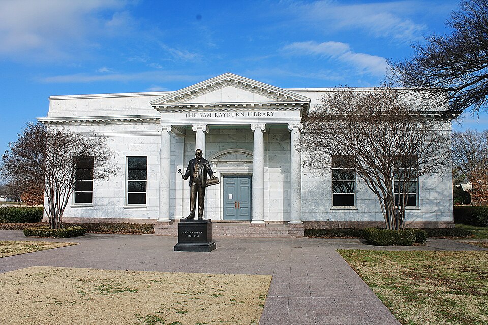 Photograph of Sam Rayburn Library and Museum
