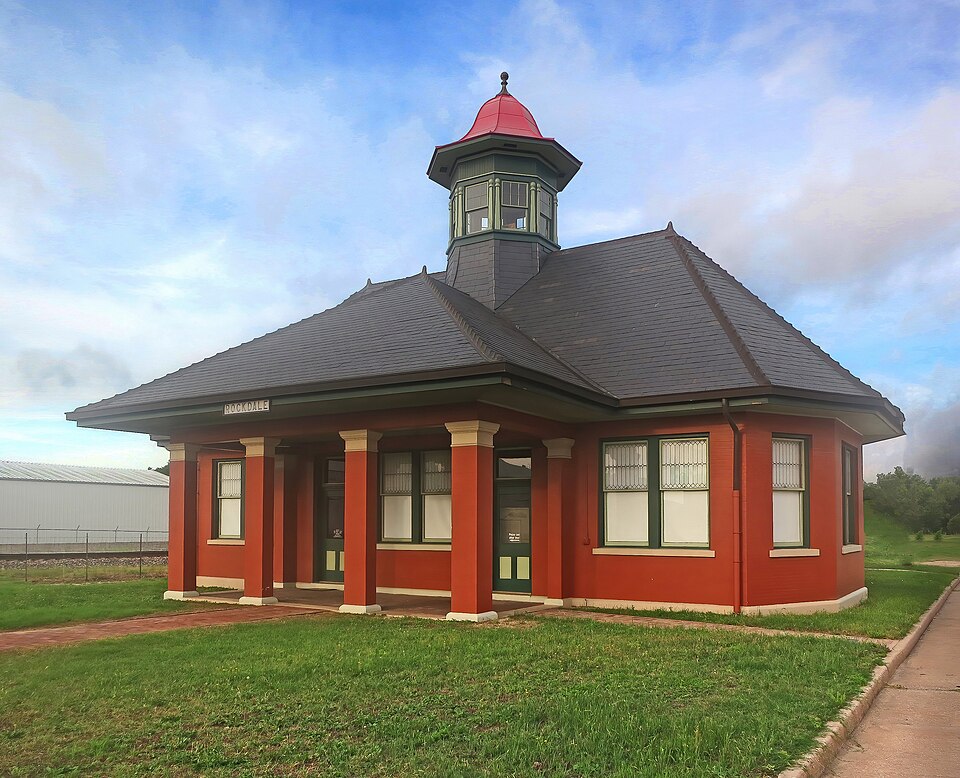 Photograph of International & Great Northern Railroad Passenger Depot