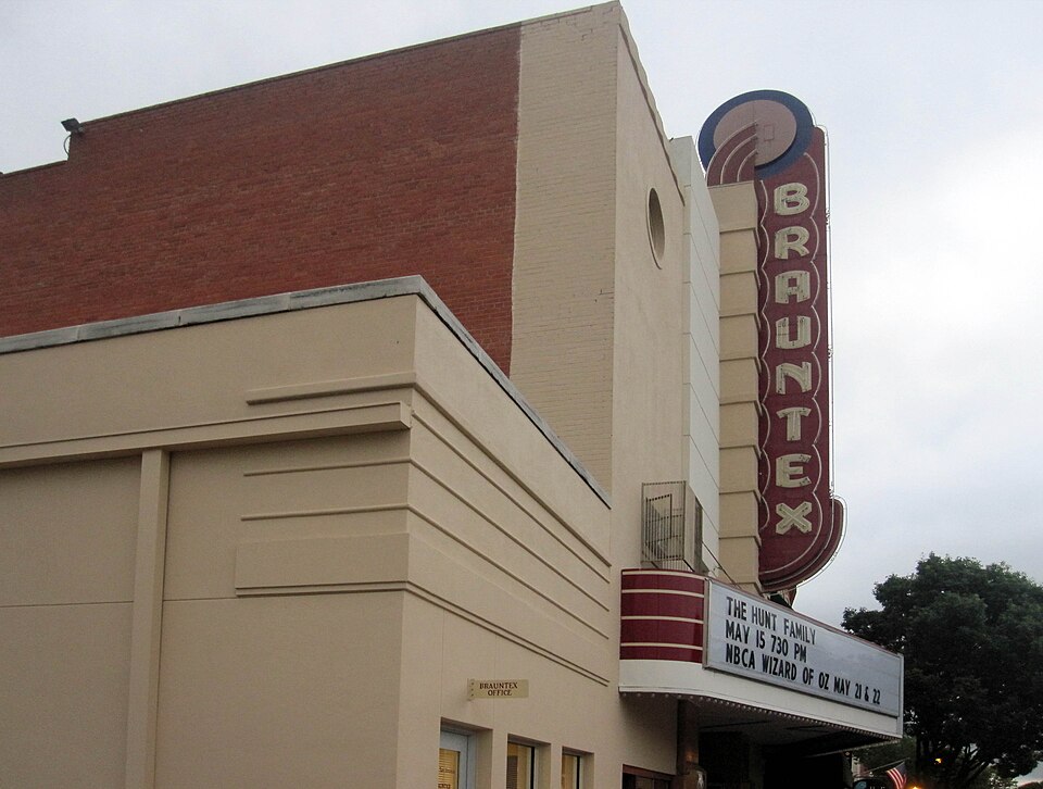 Photograph of Brauntex Theatre