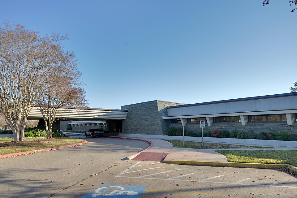 Photograph of Farnsworth and Chambers office building
