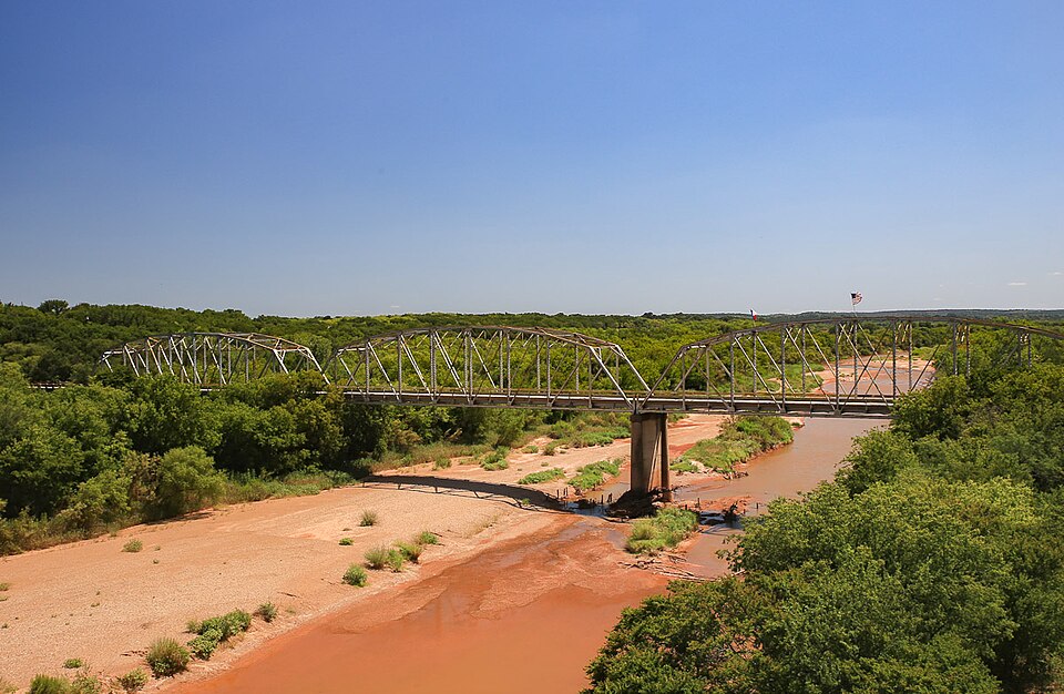 Photograph of State Highway 120 Bridge at the Brazos River